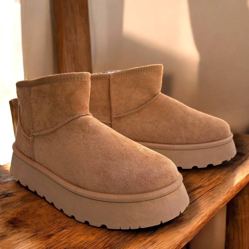 Womens Tan Suede Platform Boots Warm Faux Fur Lined Winter Sz 9.5/10 - Picture 4 of 11